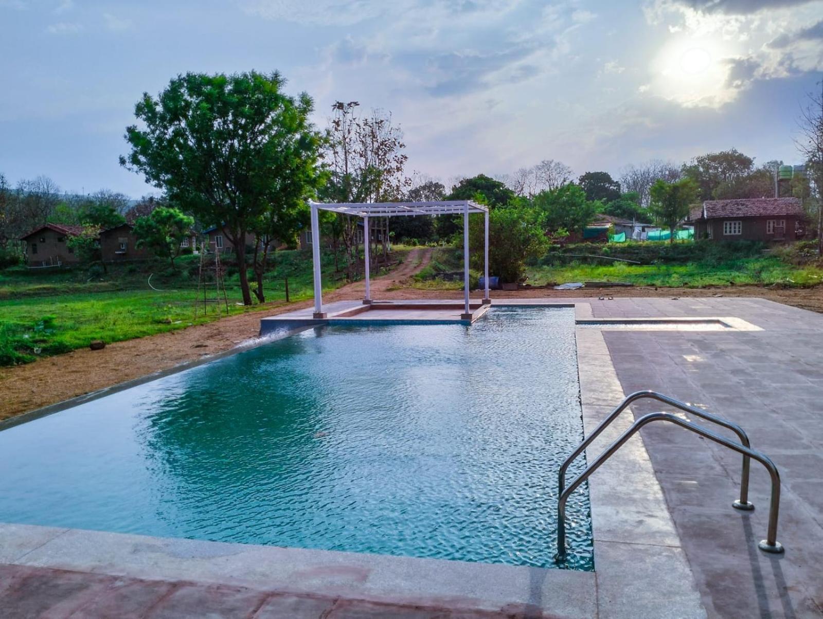 Wow Stayz2 Pachmarhi Foothill Cottages Bagian luar foto