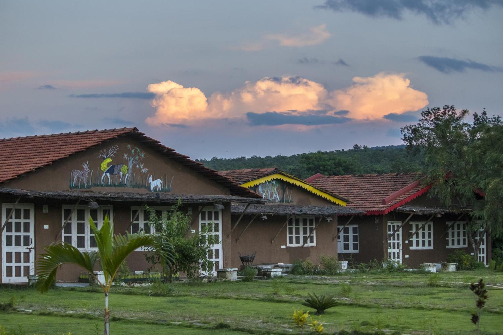 Wow Stayz2 Pachmarhi Foothill Cottages Bagian luar foto