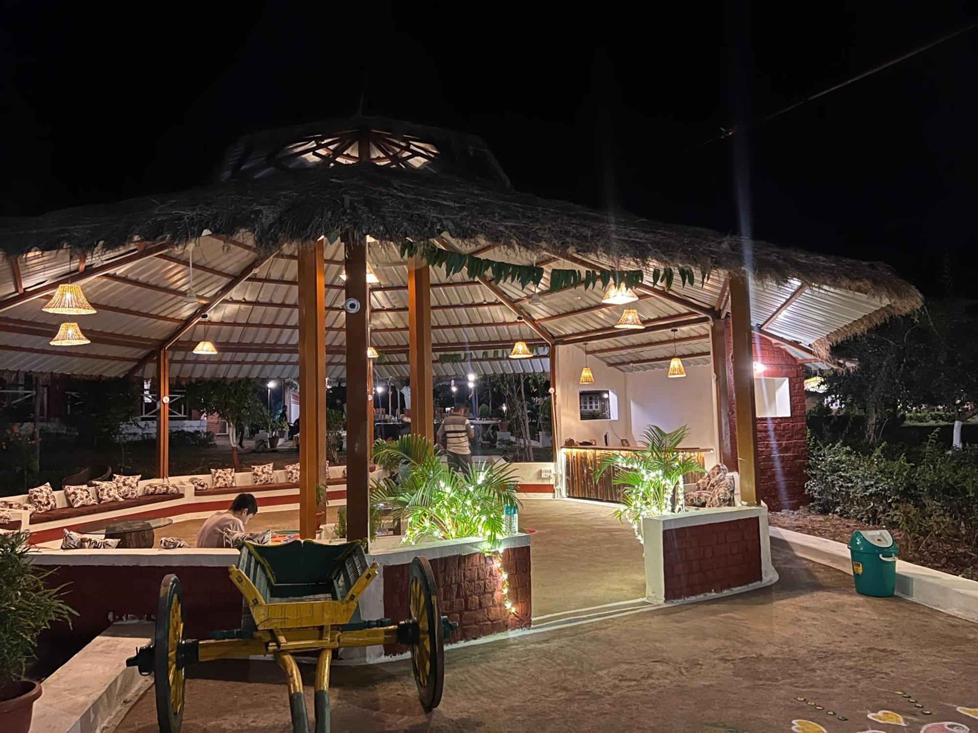Wow Stayz2 Pachmarhi Foothill Cottages Bagian luar foto
